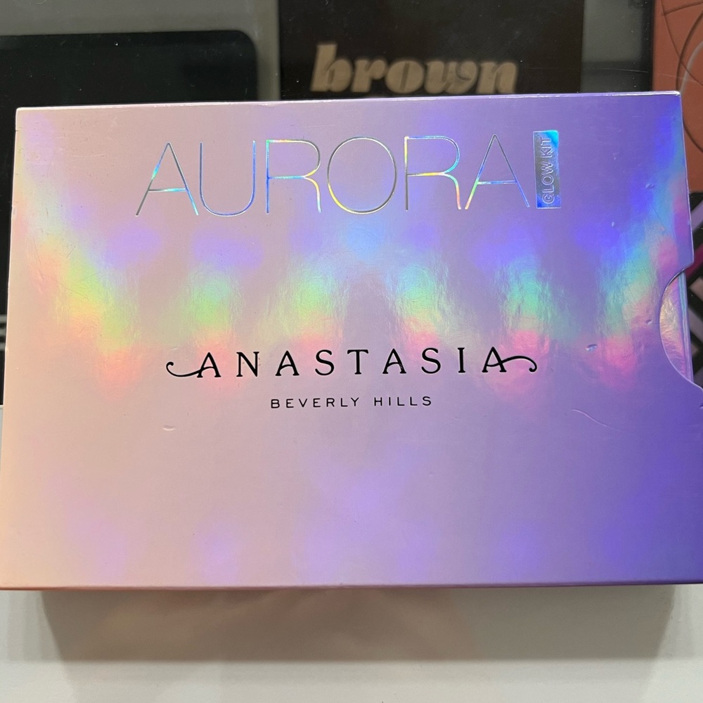 NEW! Anastasia Beverly Hills Aurora Glow Kit